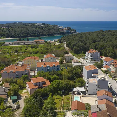 In Croatia Near Stunning Coastline شقة بولا