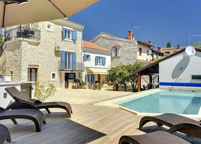 In Croatia Near Stunning Coastline Apartman Póla